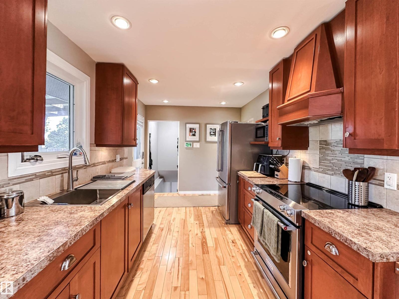 15256 86 Av Nw Property Photo 21