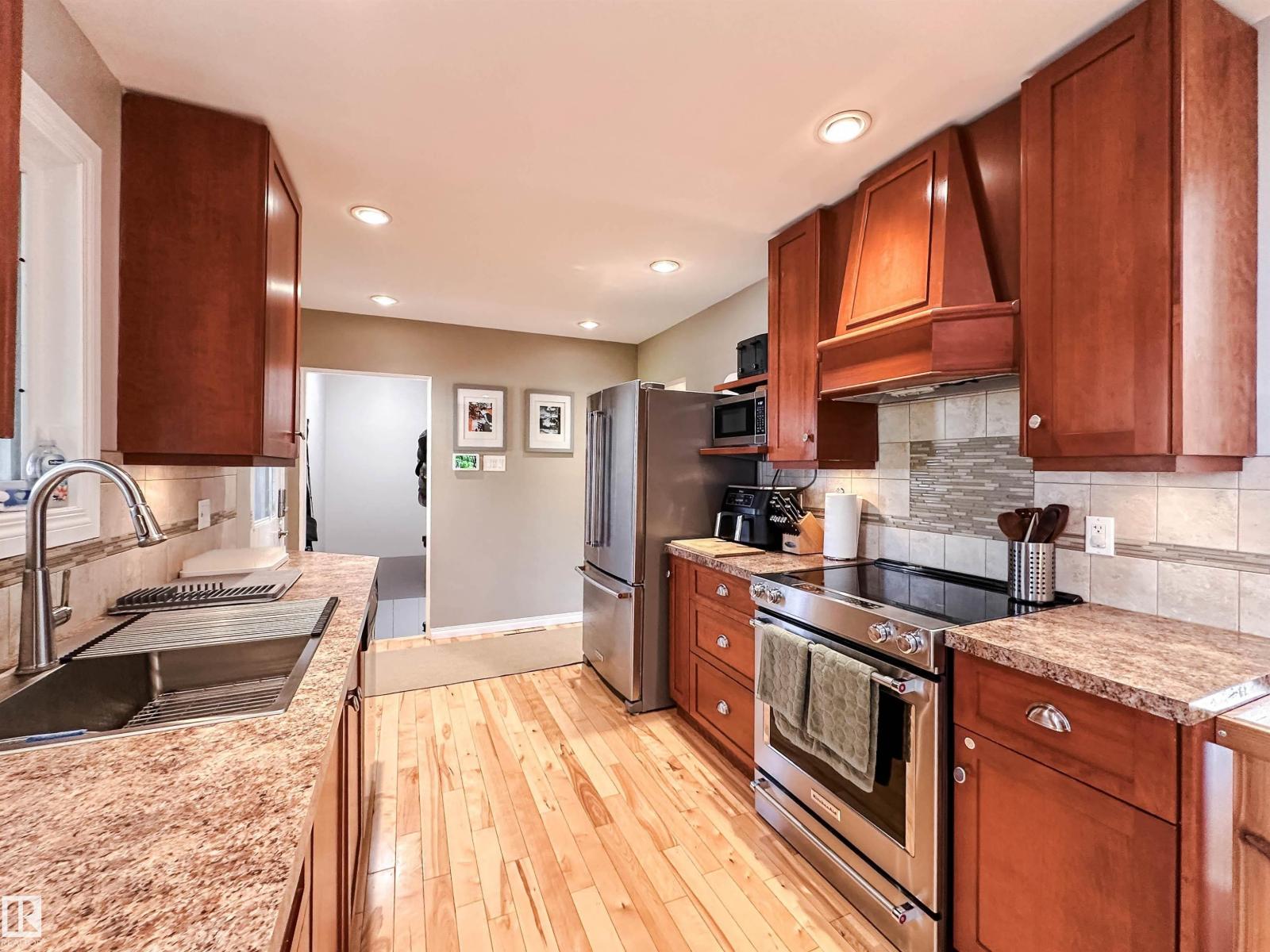 15256 86 Av Nw Property Photo 22