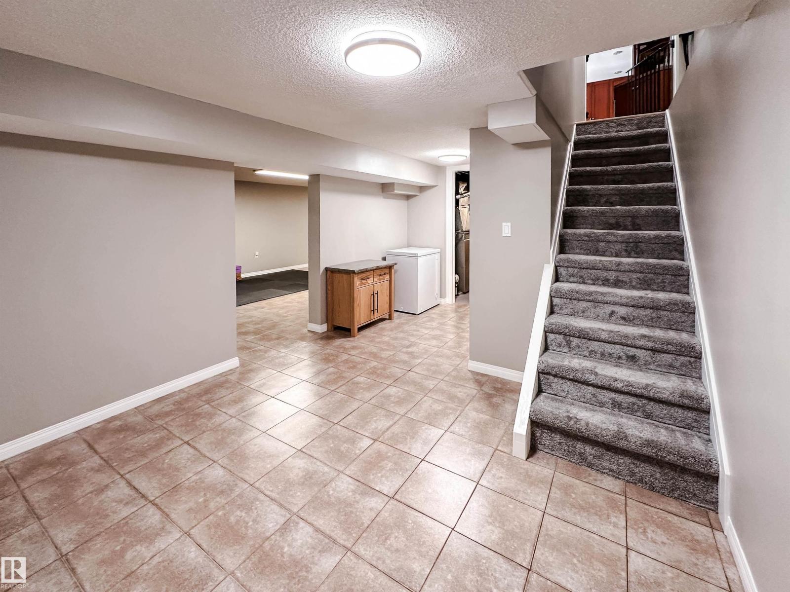 15256 86 Av Nw Property Photo 40