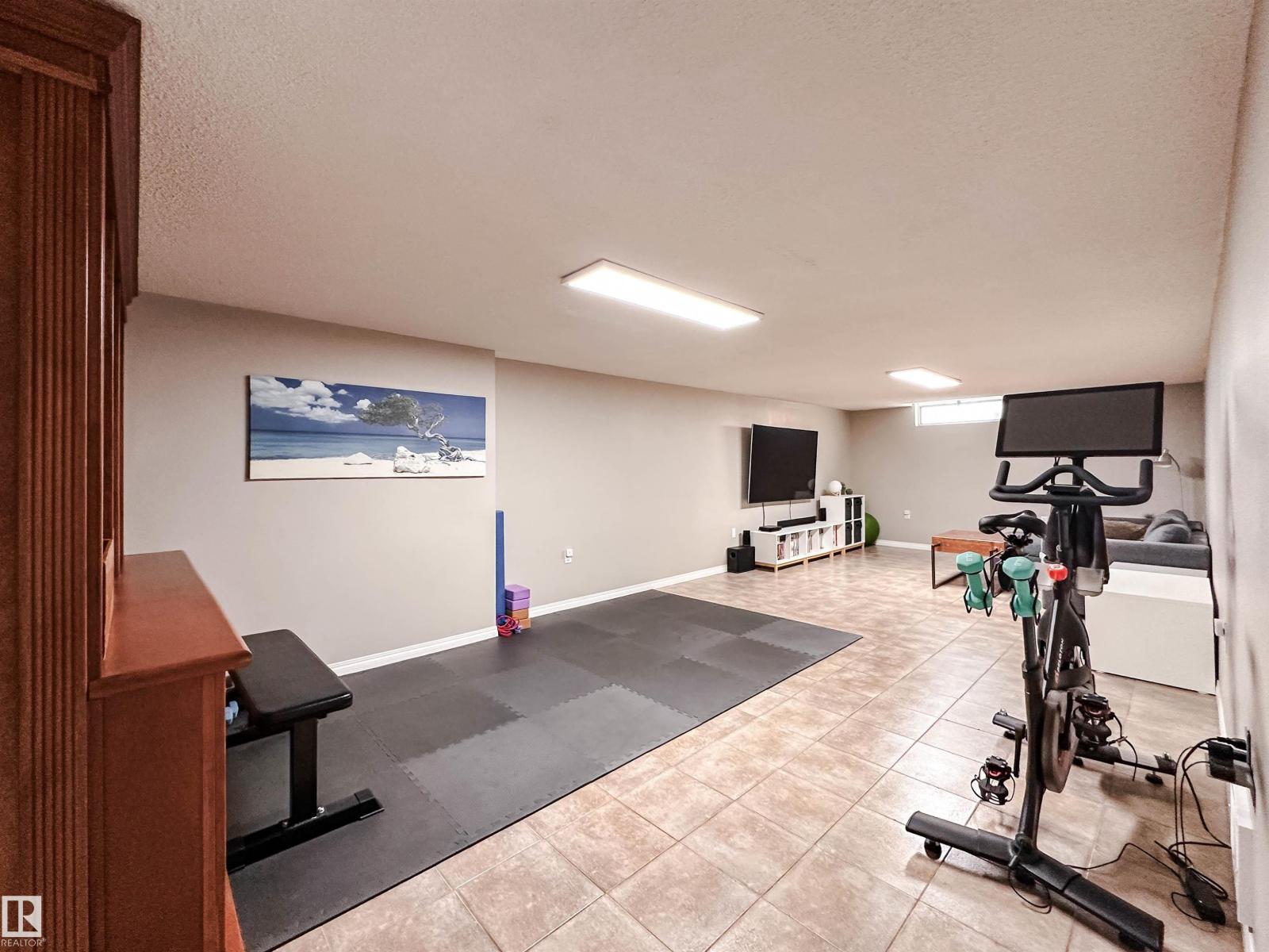 15256 86 Av Nw Property Photo 42