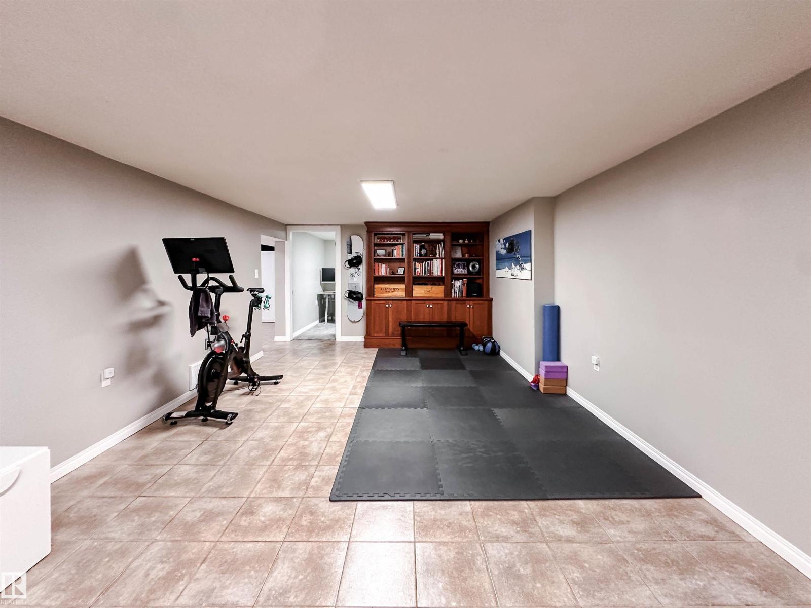 15256 86 Av Nw Property Photo 48