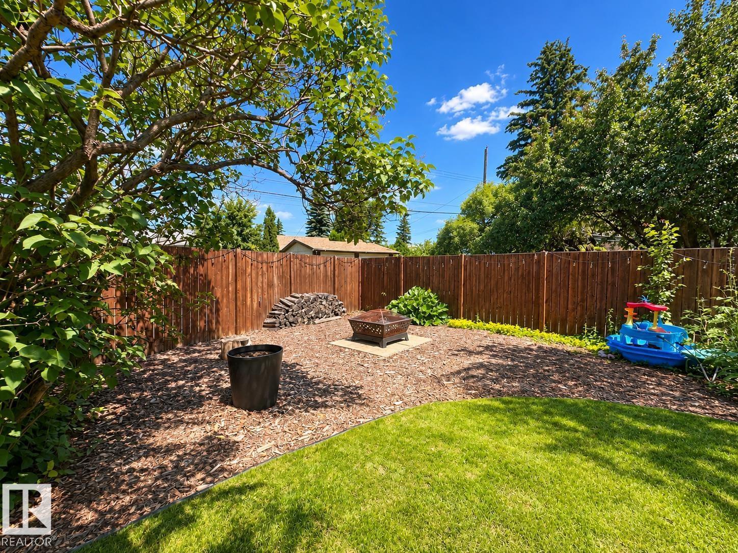 15256 86 Av Nw Property Photo 61