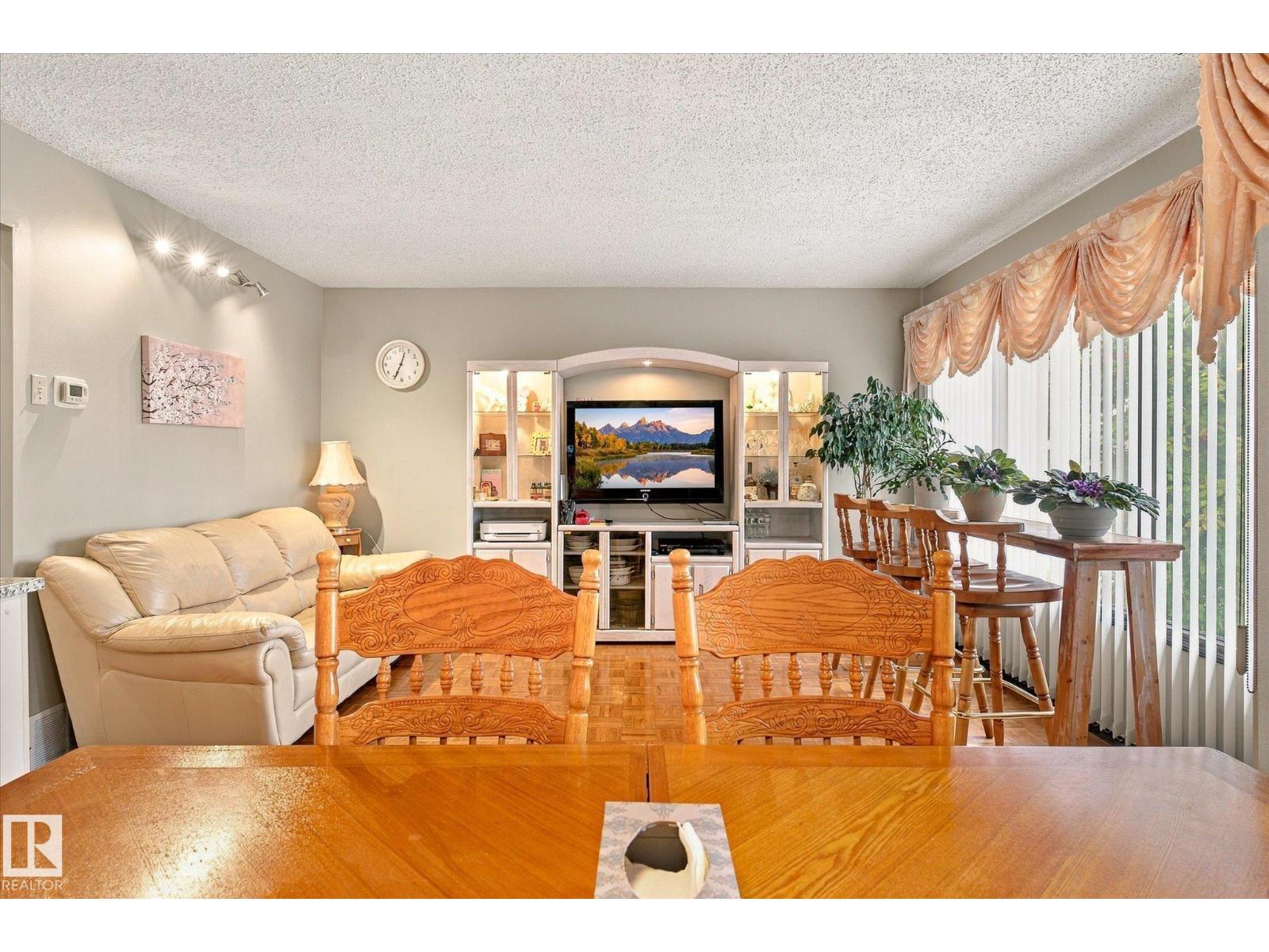 10242 161 St Nw Property Photo 15