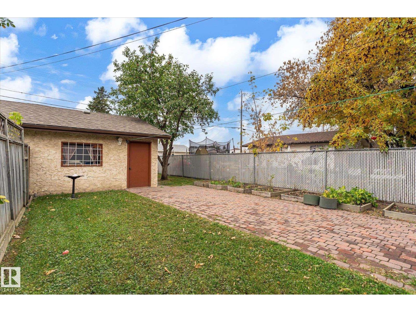 10242 161 St Nw Property Photo 47