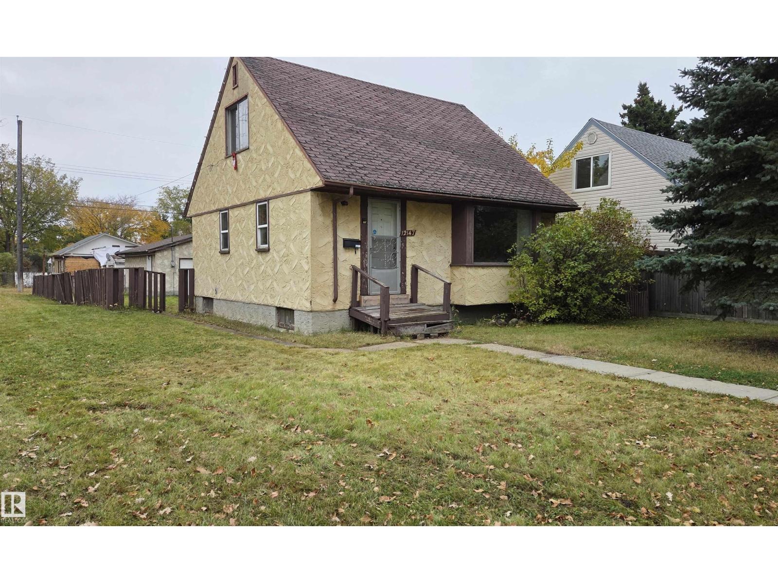 12147 126 St Nw Property Photo 1