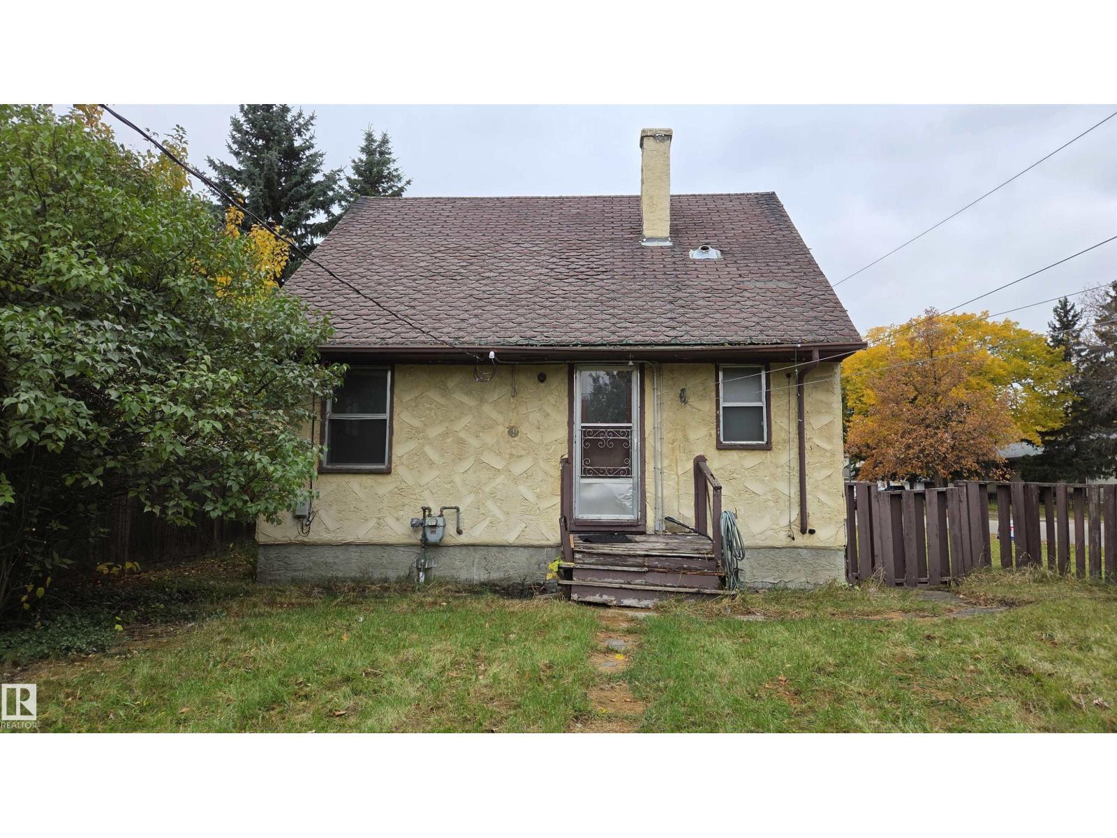 12147 126 St Nw Property Photo 4