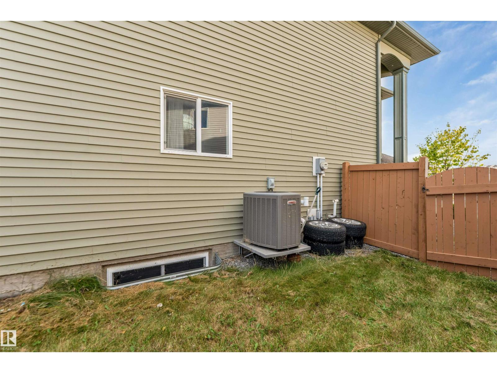 707 40 Av Nw Property Photo 4
