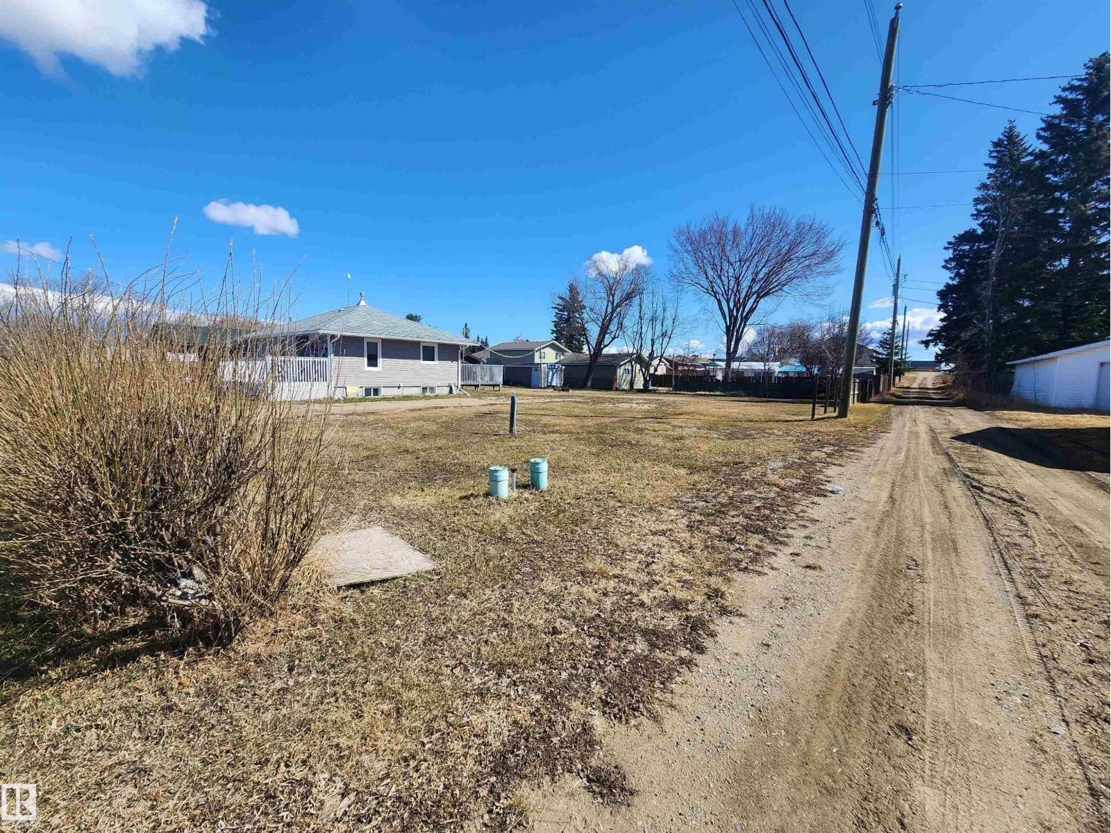 5007 58 St Property Photo 5