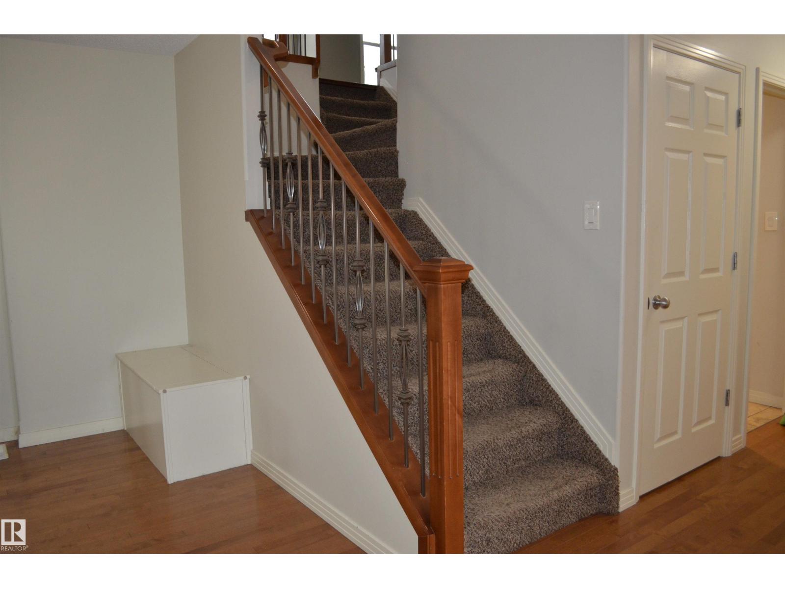 20032 46 Av Nw Property Photo 4