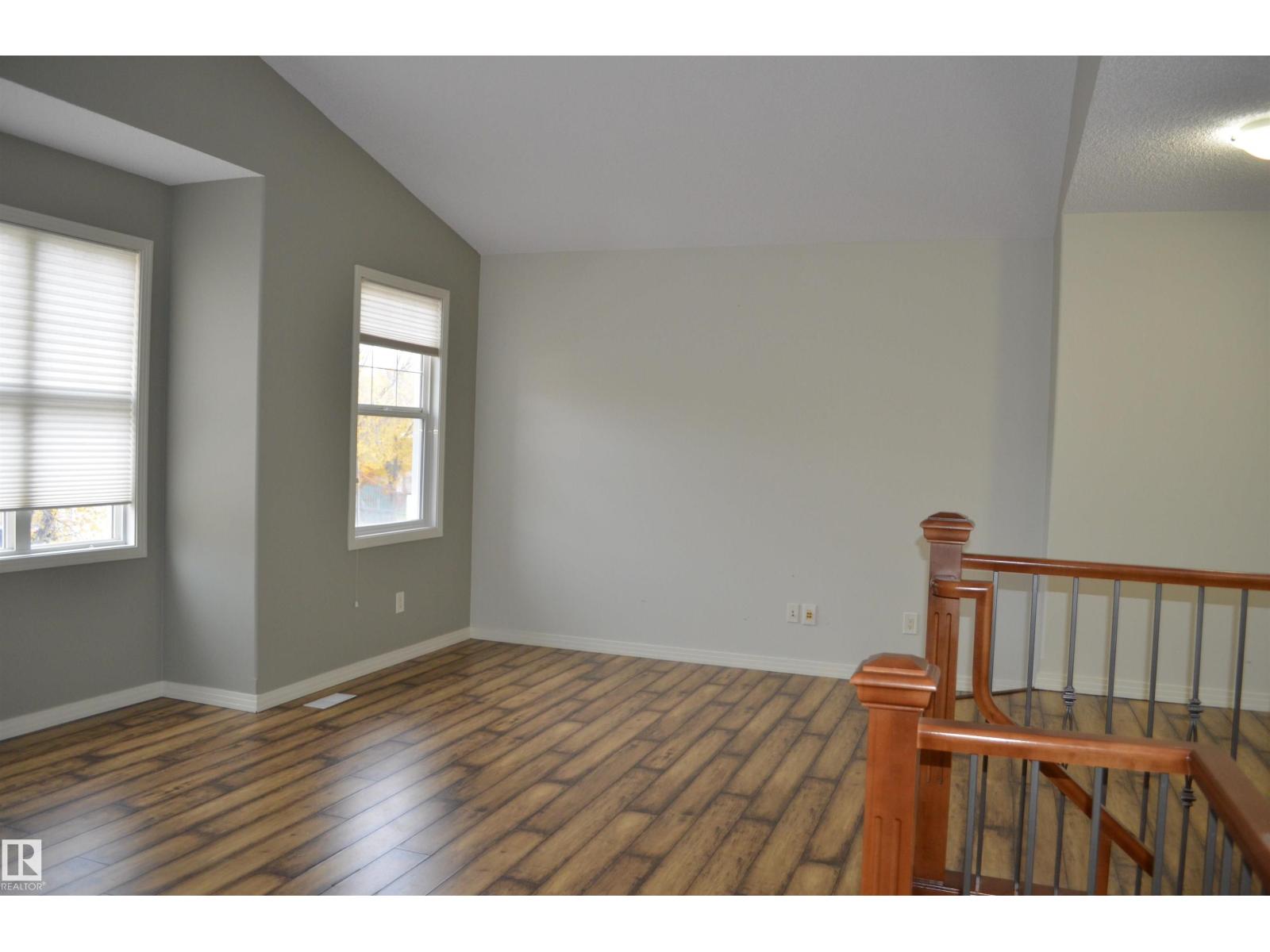 20032 46 Av Nw Property Photo 15