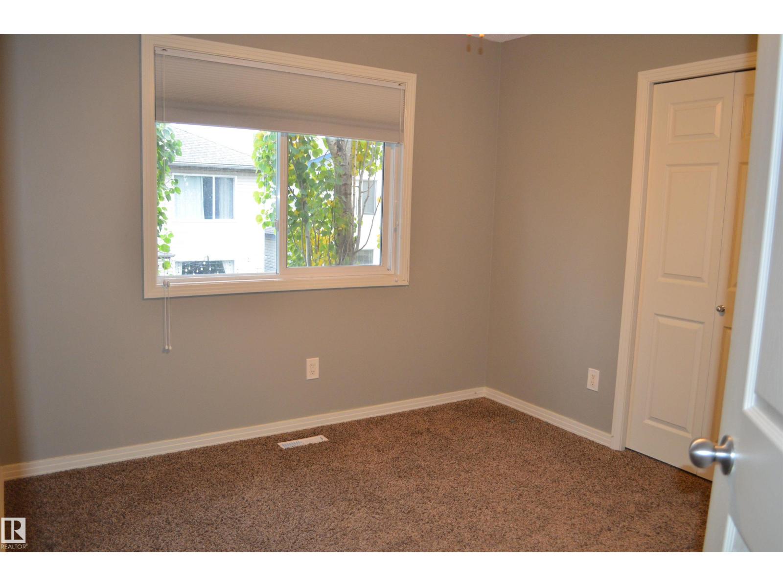 20032 46 Av Nw Property Photo 27