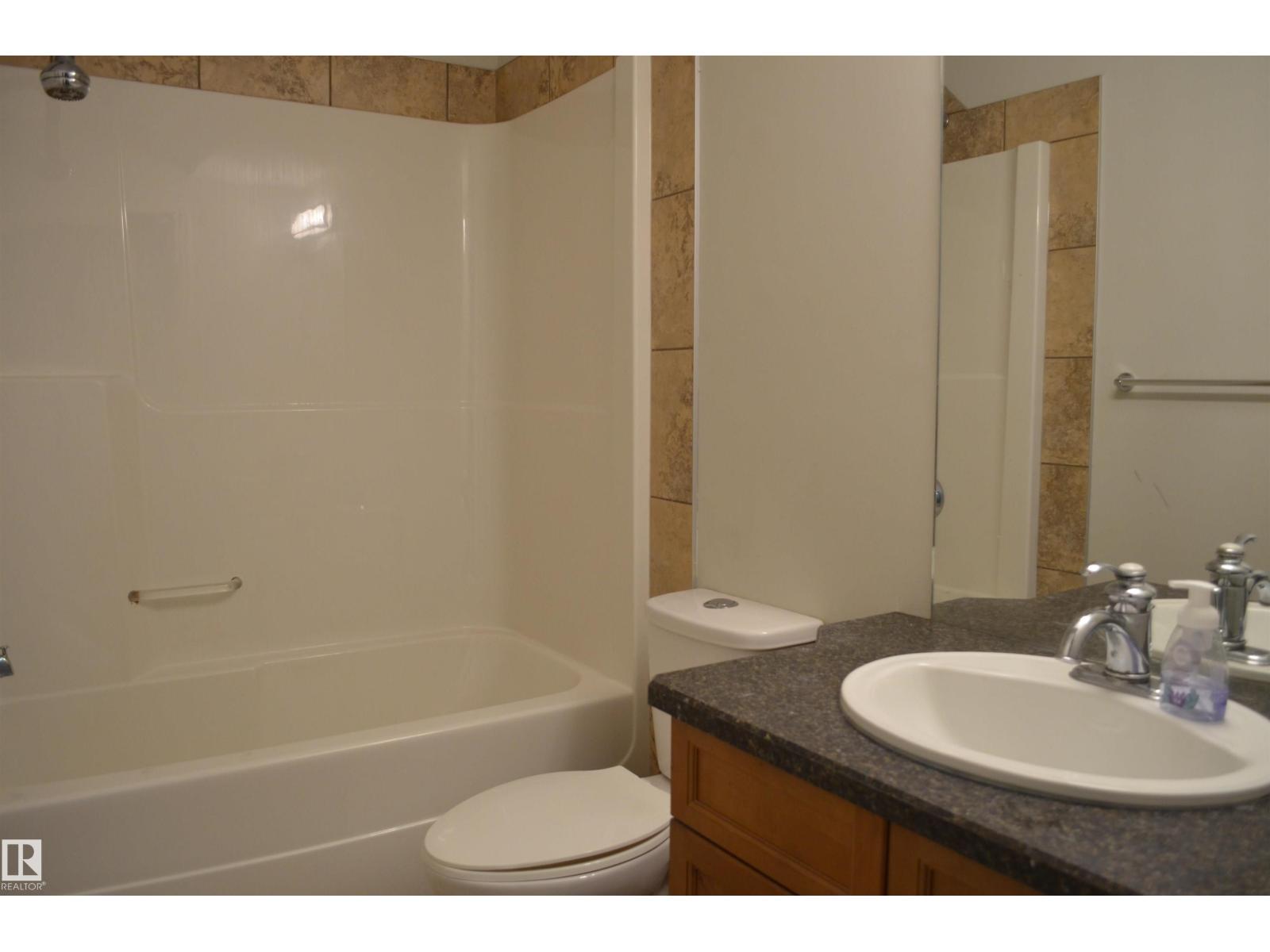 20032 46 Av Nw Property Photo 33