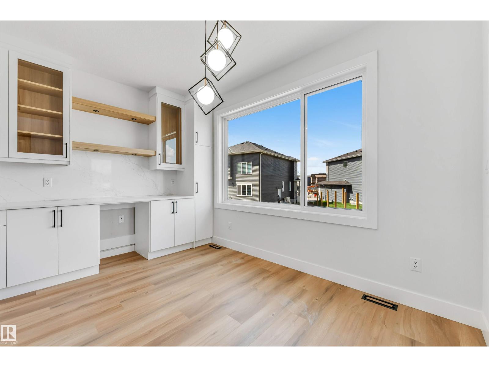 6250 19 St Property Photo 10