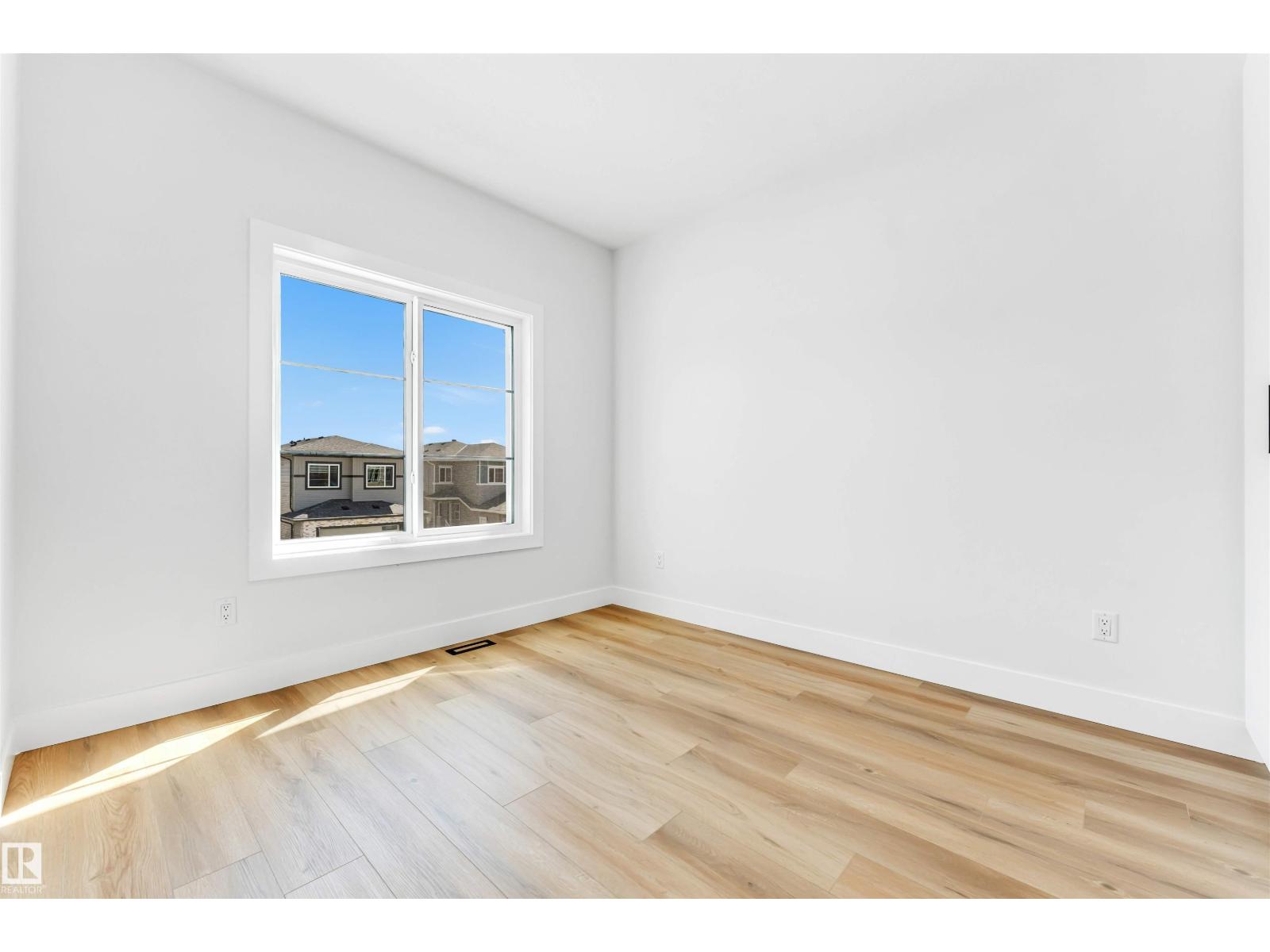 6250 19 St Property Photo 24