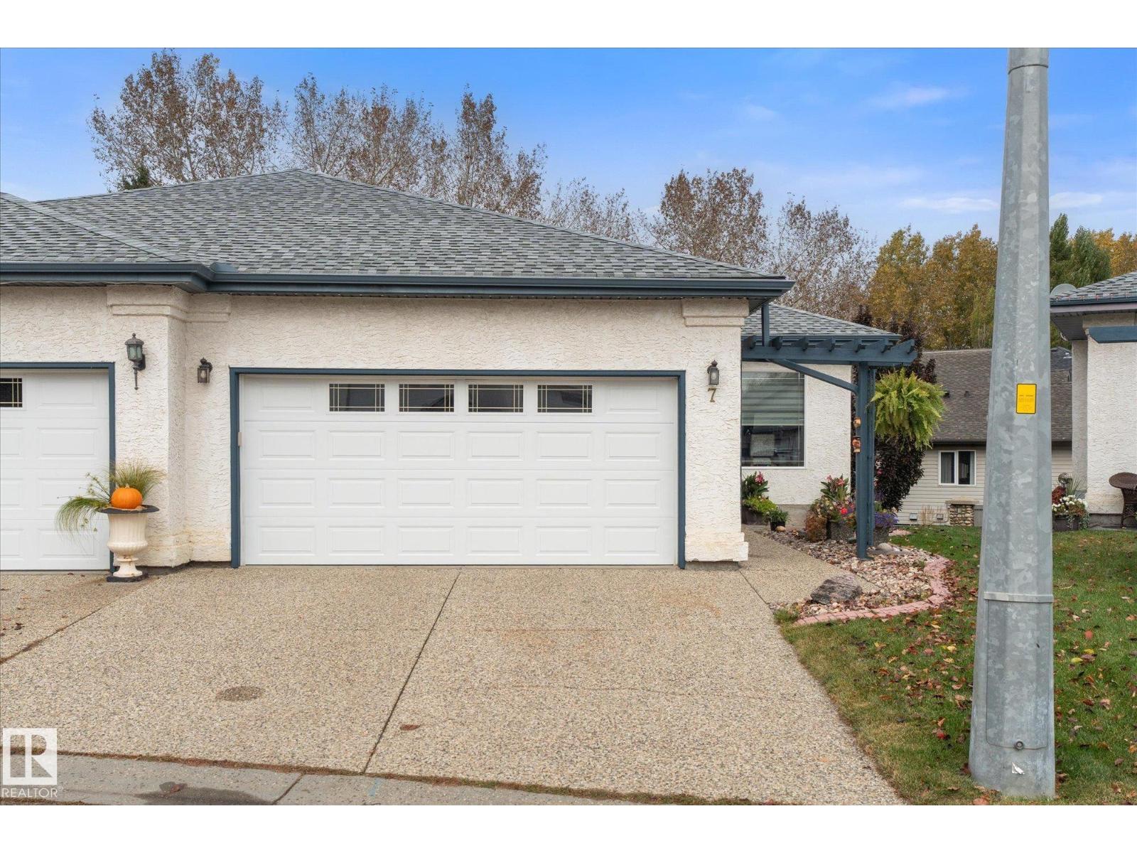 7 Linkside Pl Property Photo 2