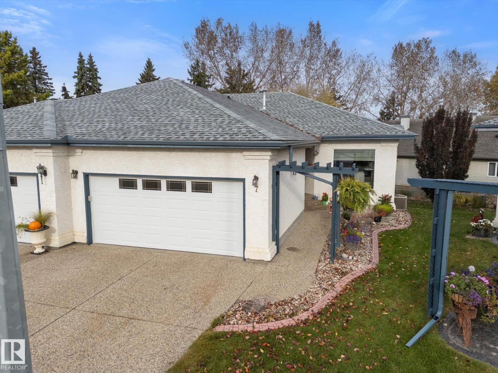 7 Linkside Pl Property Photo 3