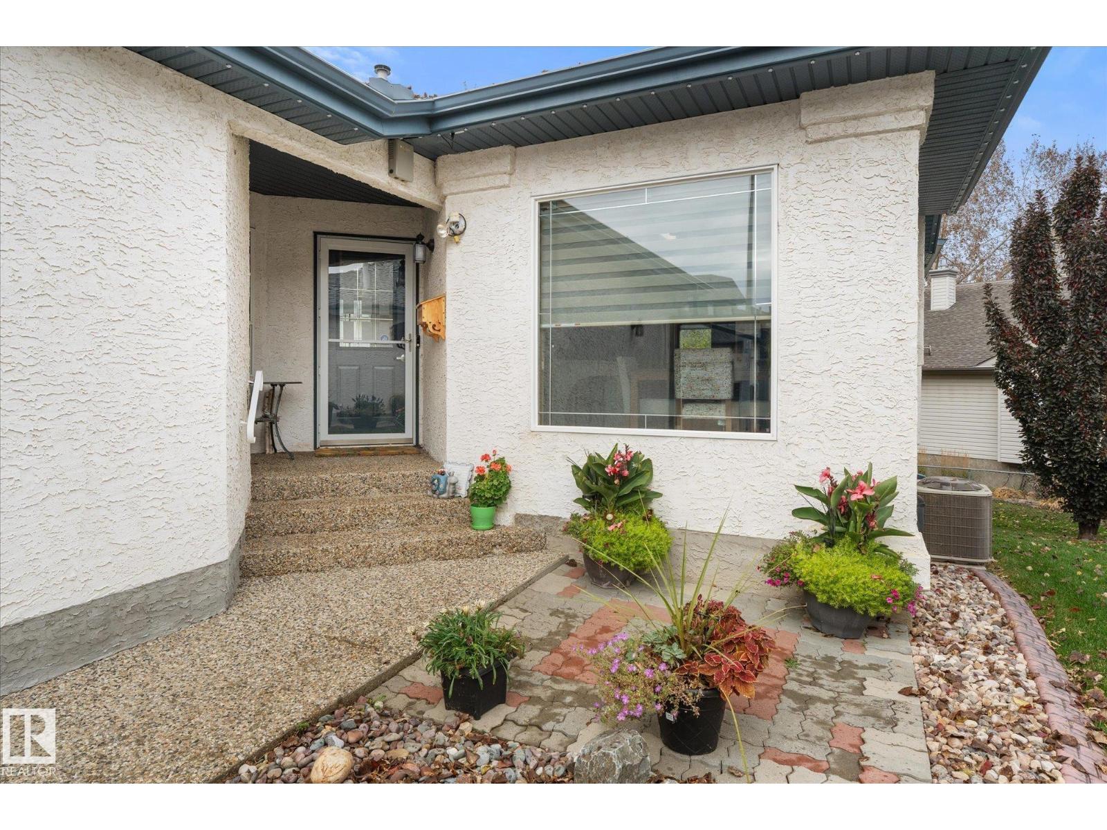 7 Linkside Pl Property Photo 4