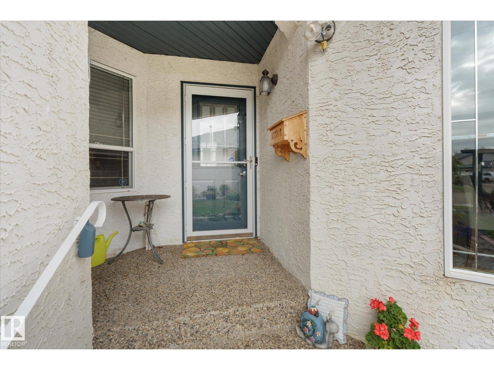 7 Linkside Pl Property Photo 5
