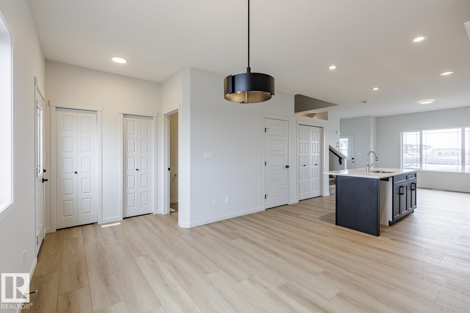 3601 40 Av Property Photo 8