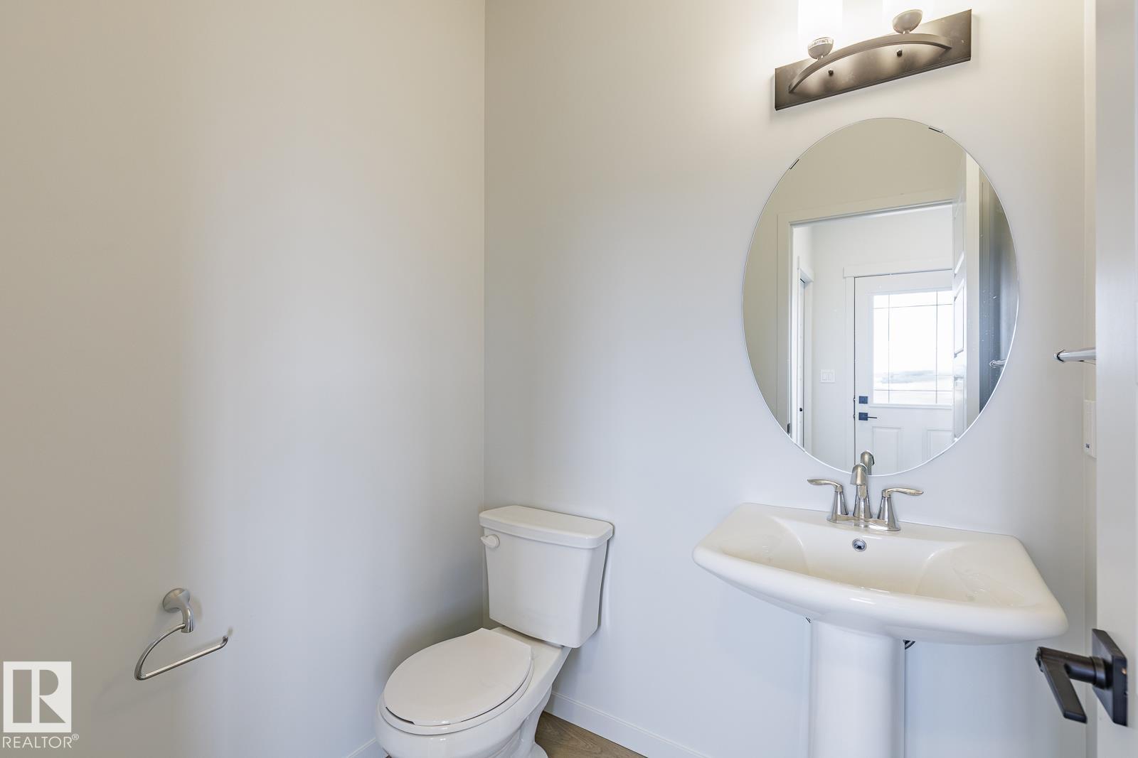 3601 40 Av Property Photo 10
