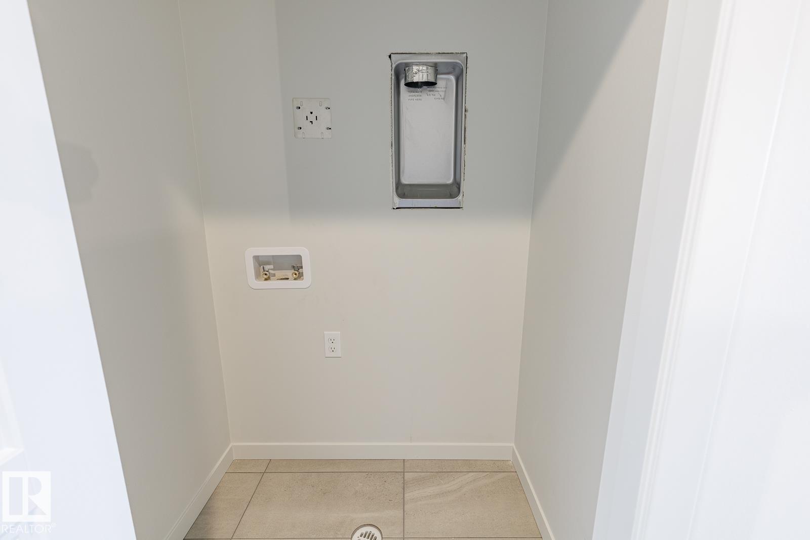 3601 40 Av Property Photo 20