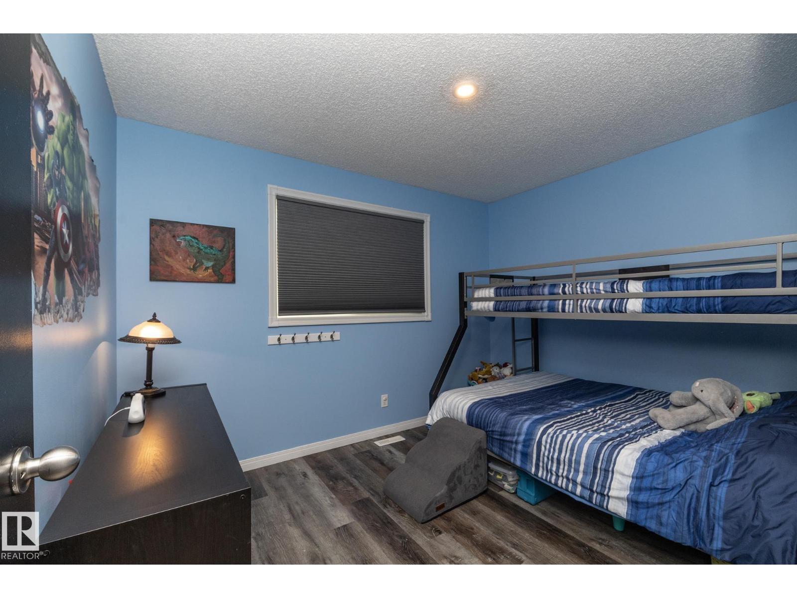 5026 52 St Property Photo 11