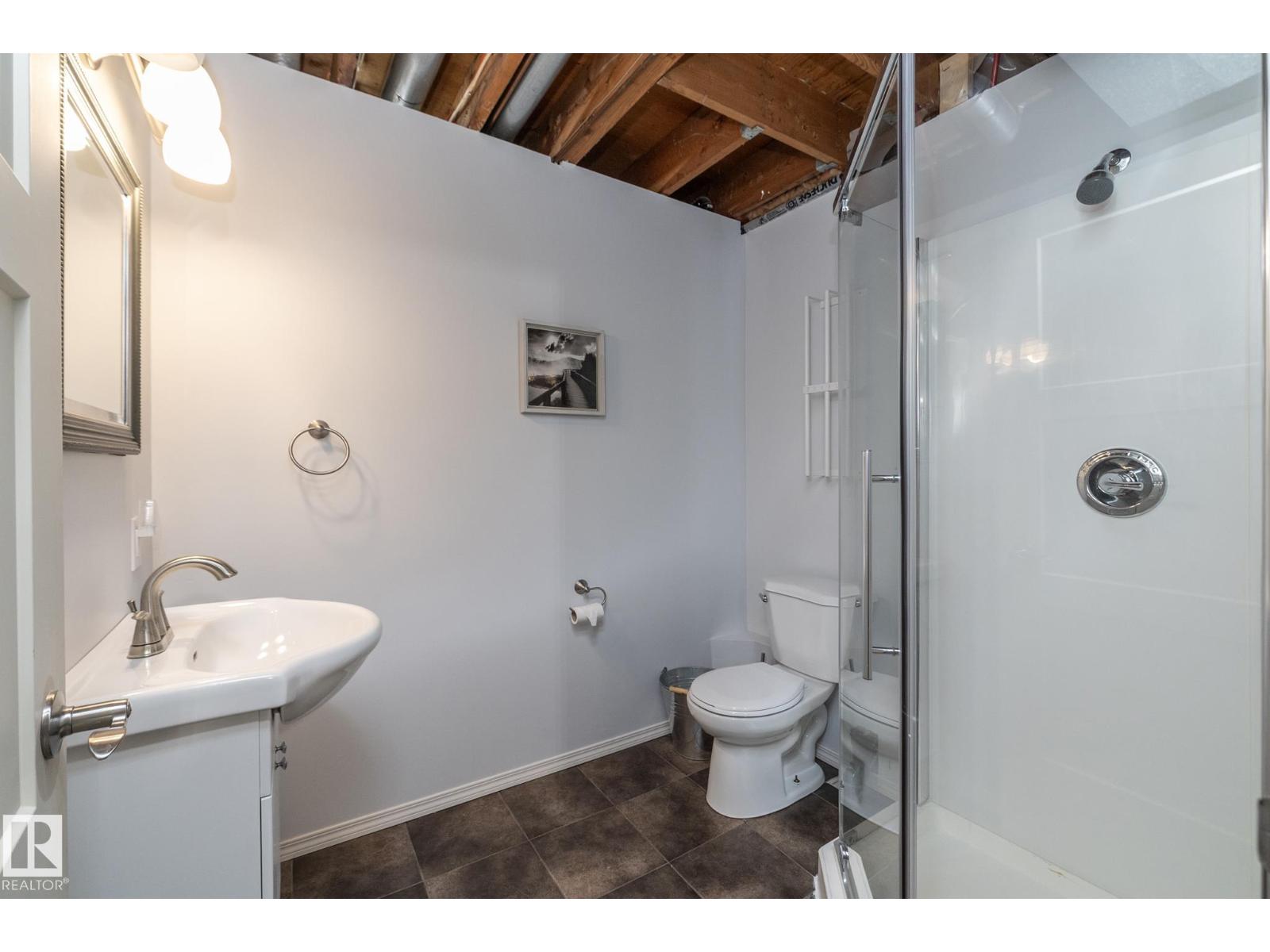 5026 52 St Property Photo 19