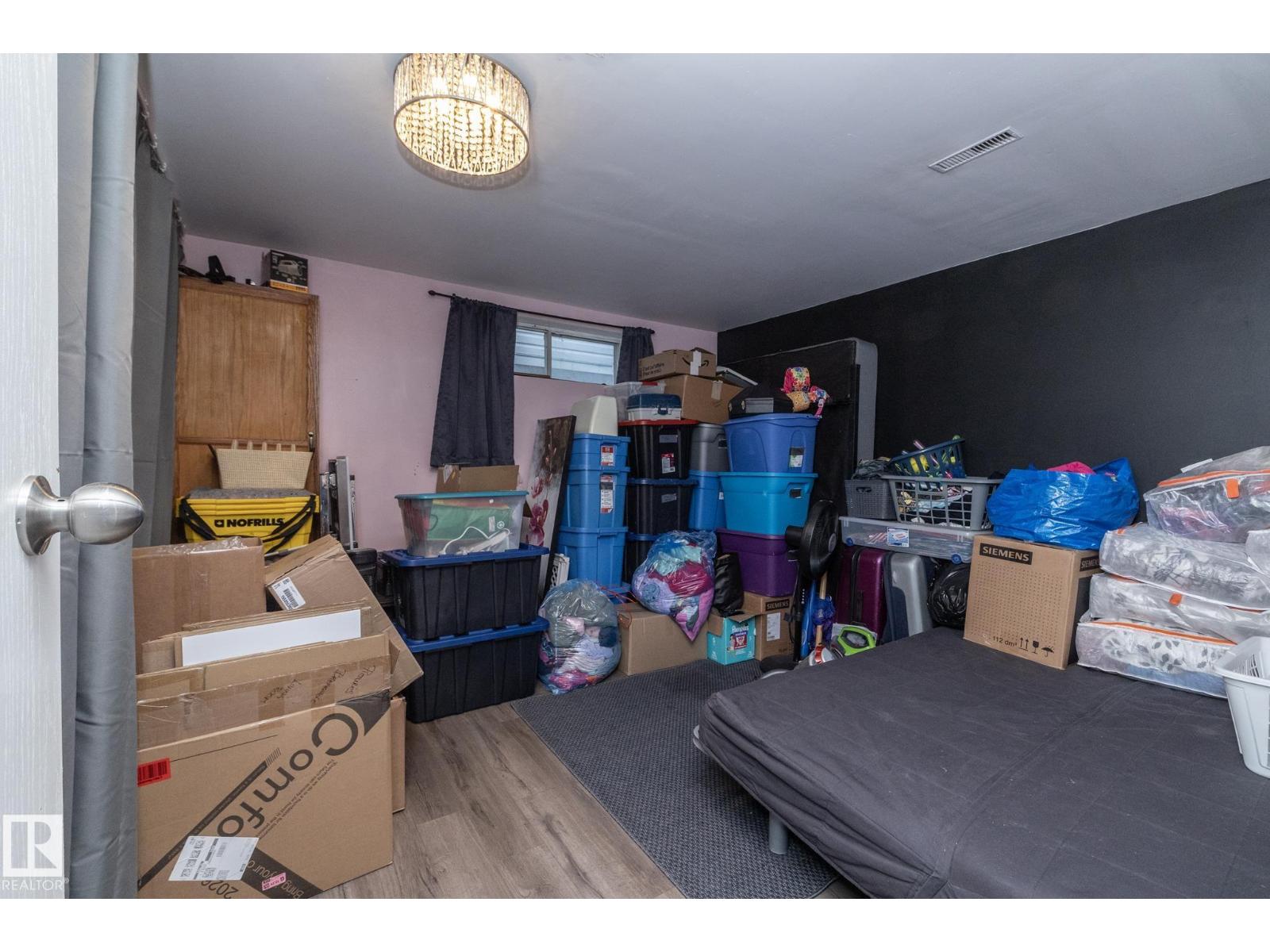 5026 52 St Property Photo 20