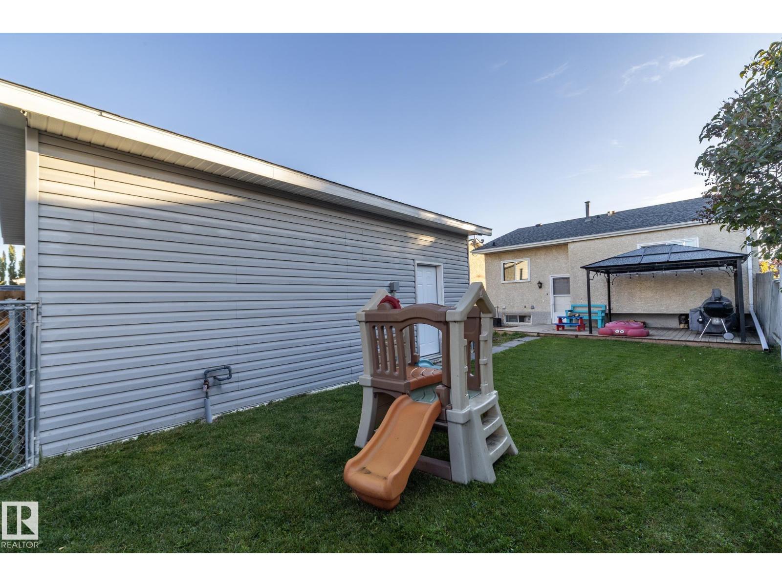 5026 52 St Property Photo 22