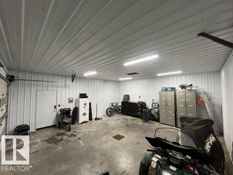 5026 52 St Property Photo 24