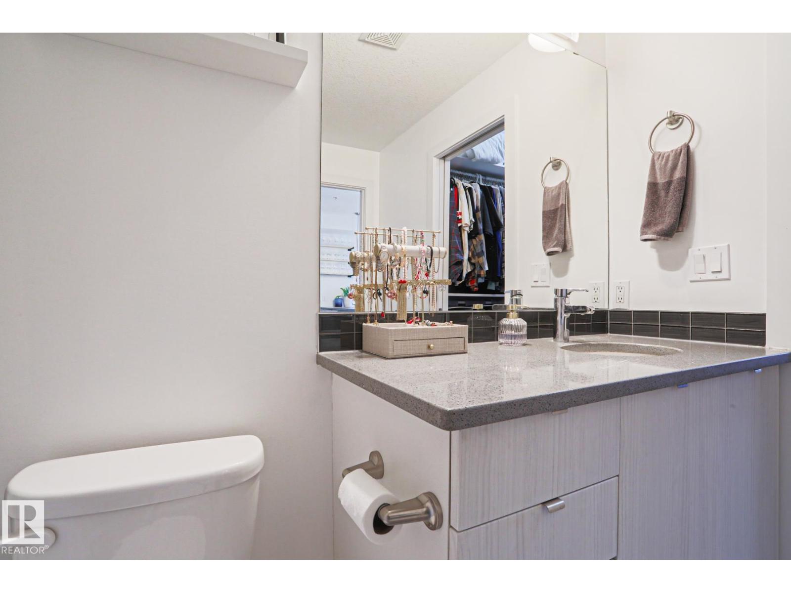 10030 83 Av Nw Property Photo 19