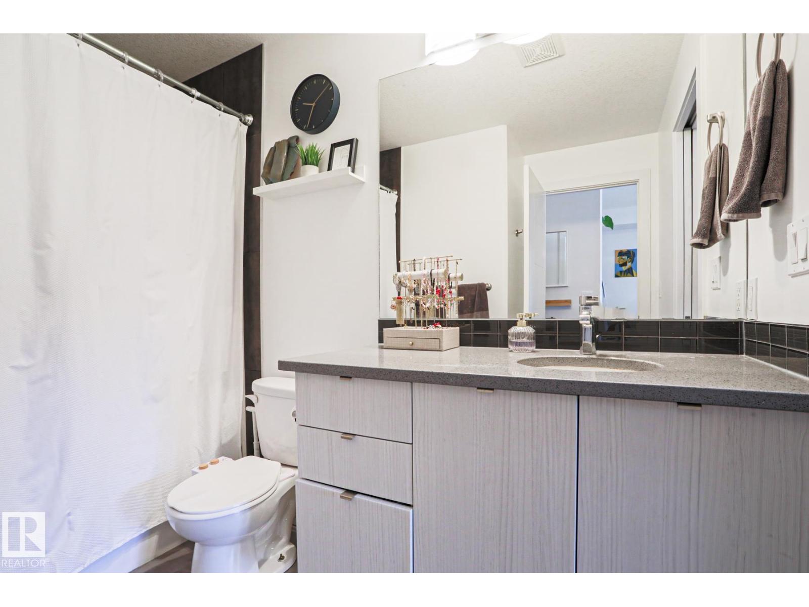 10030 83 Av Nw Property Photo 20