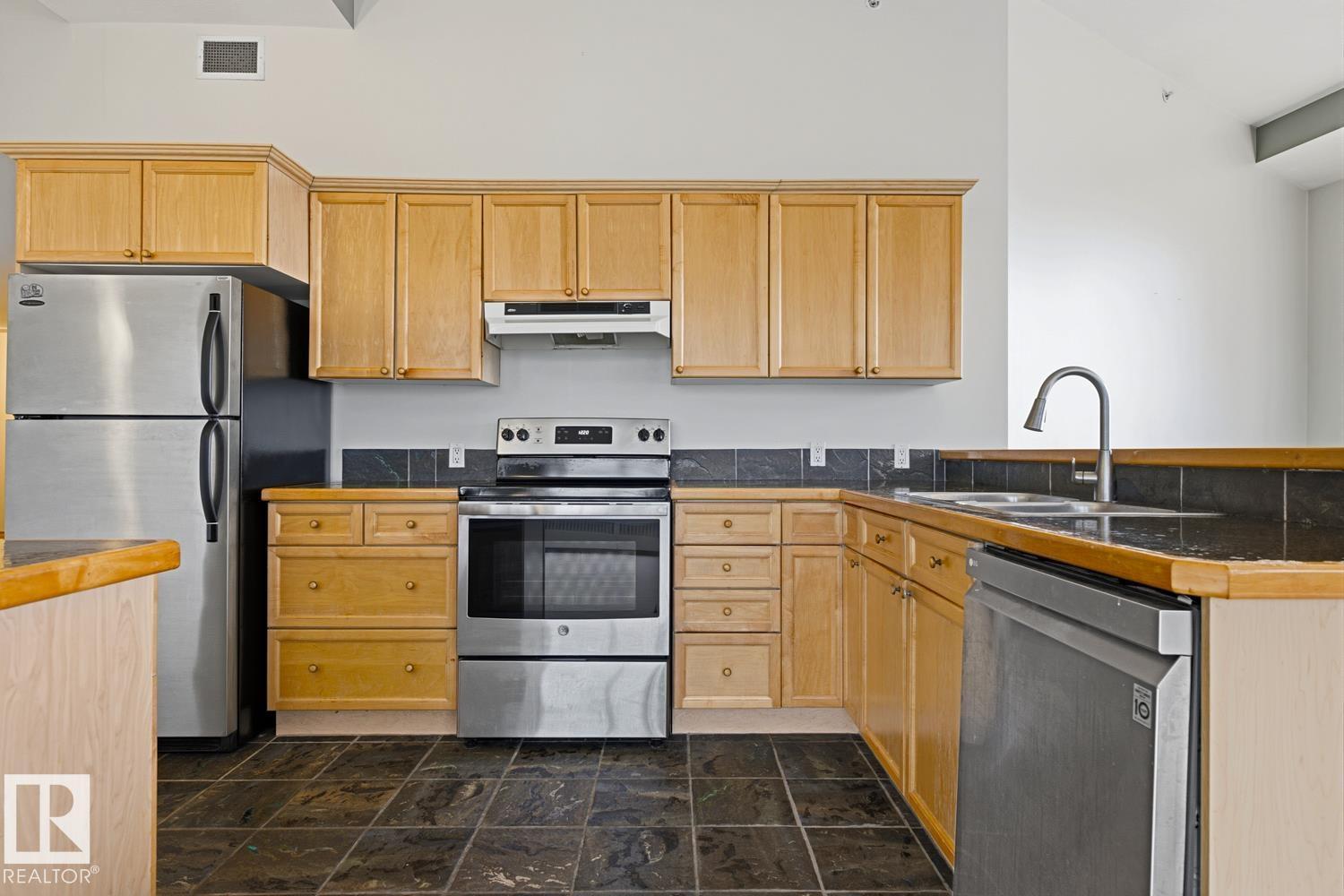 #701 10106 105 St Nw Property Photo 19