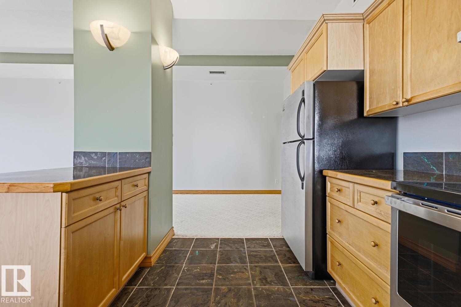 #701 10106 105 St Nw Property Photo 20