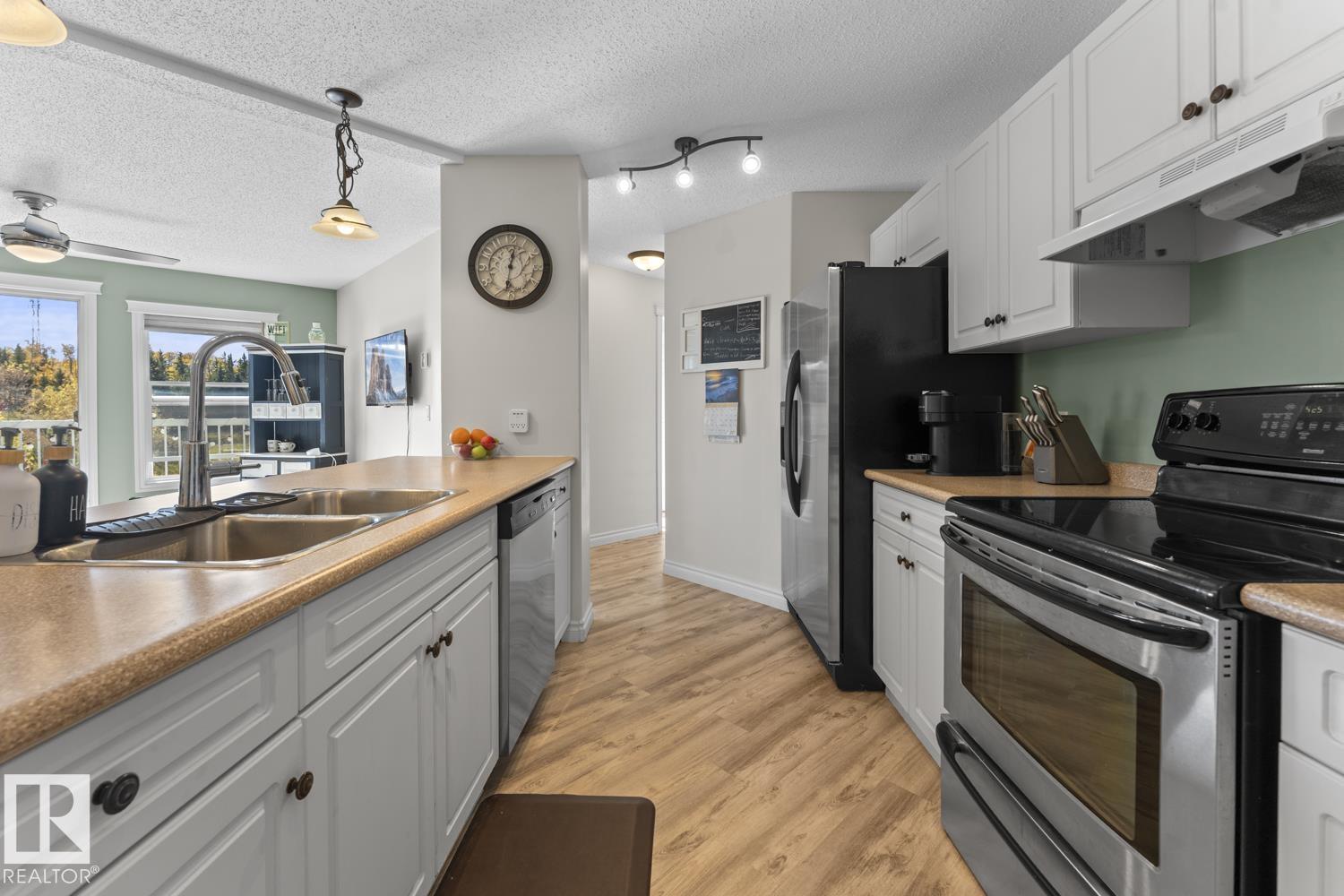 #2203 901 16 St Property Photo 6