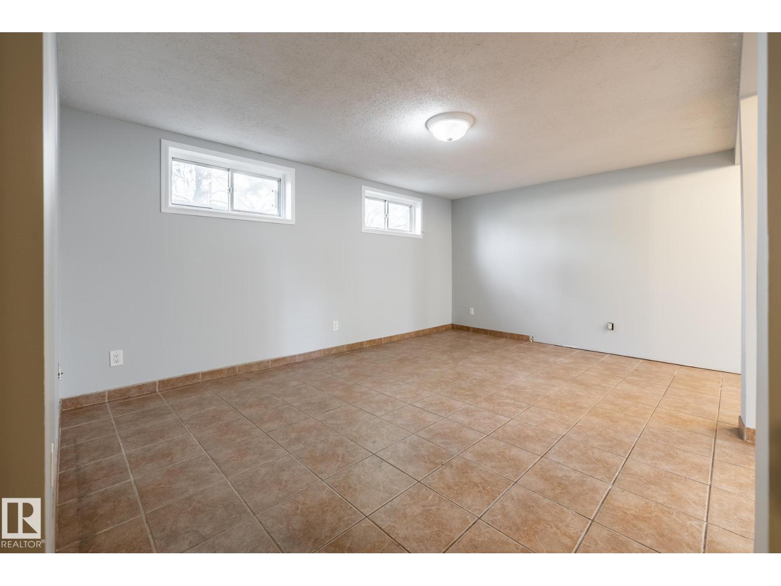 10619 129 Av Nw Property Photo 10