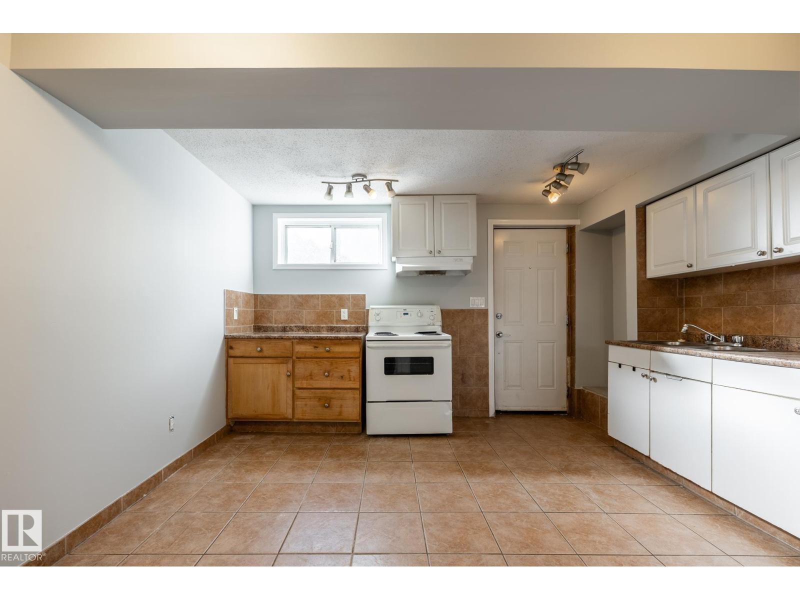 10619 129 Av Nw Property Photo 15