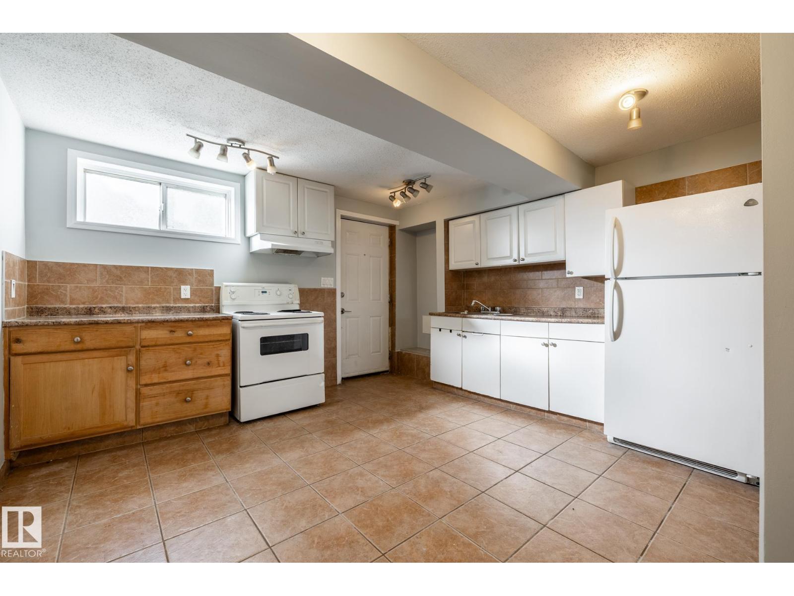 10619 129 Av Nw Property Photo 17