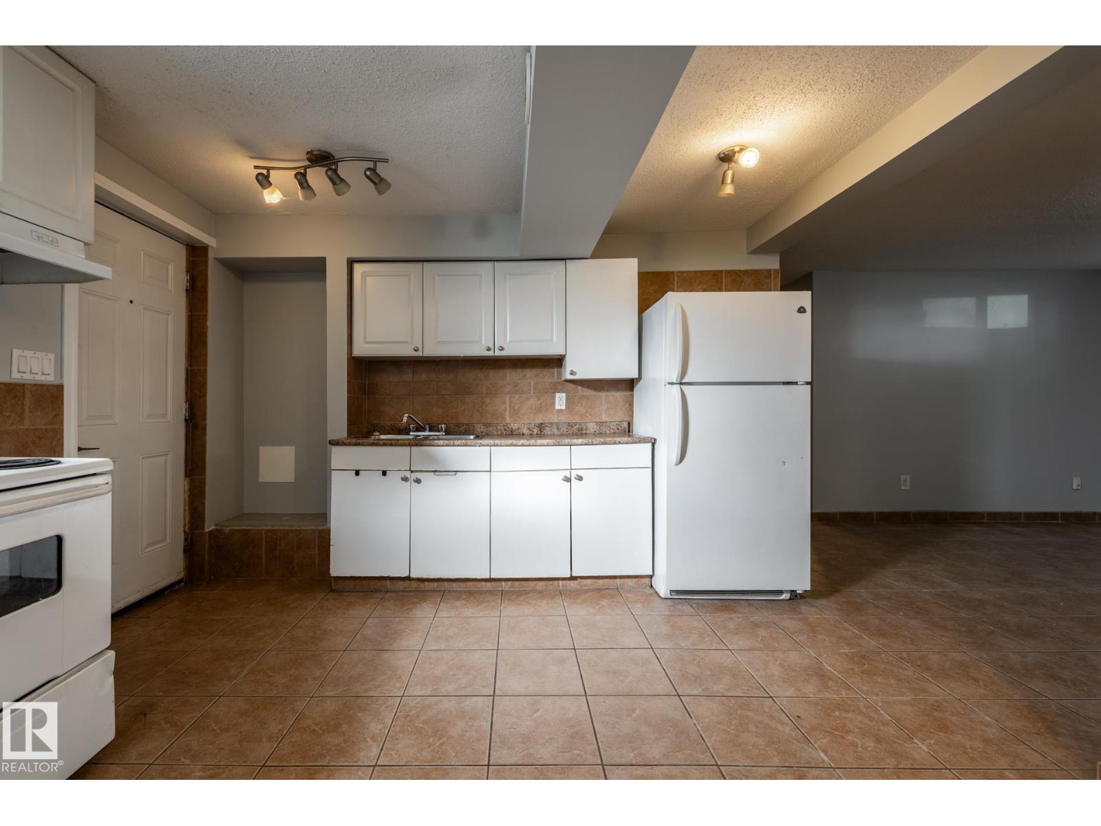 10619 129 Av Nw Property Photo 21