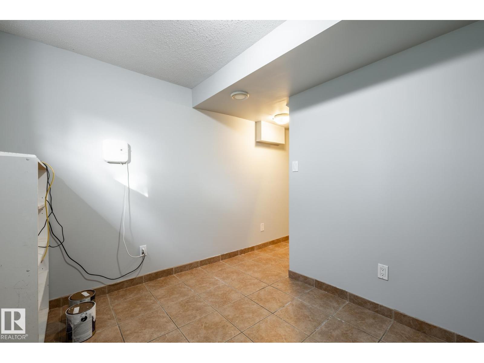 10619 129 Av Nw Property Photo 27