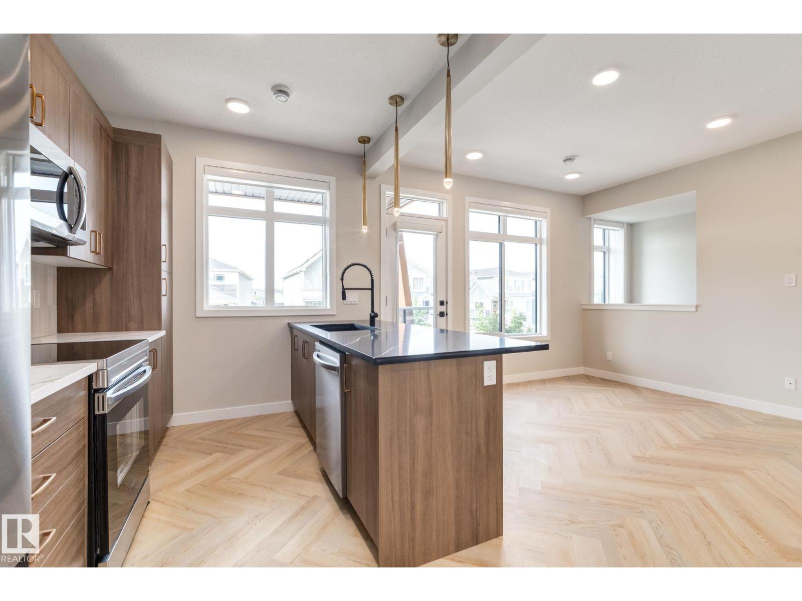 #11 16231 19 Av Sw Property Photo 7