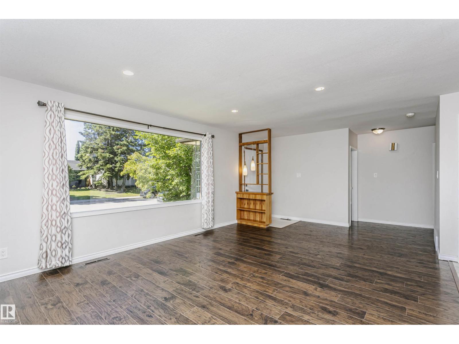 11440 44a Av Nw Property Photo 5