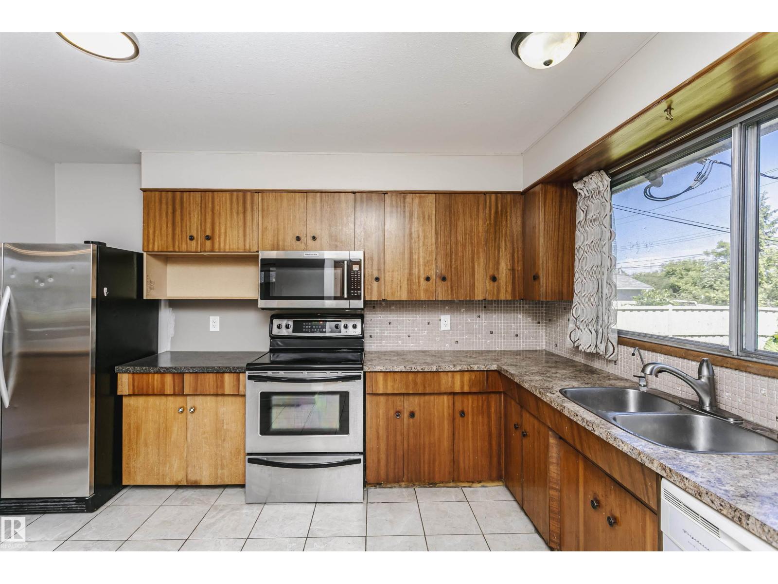 11440 44a Av Nw Property Photo 12