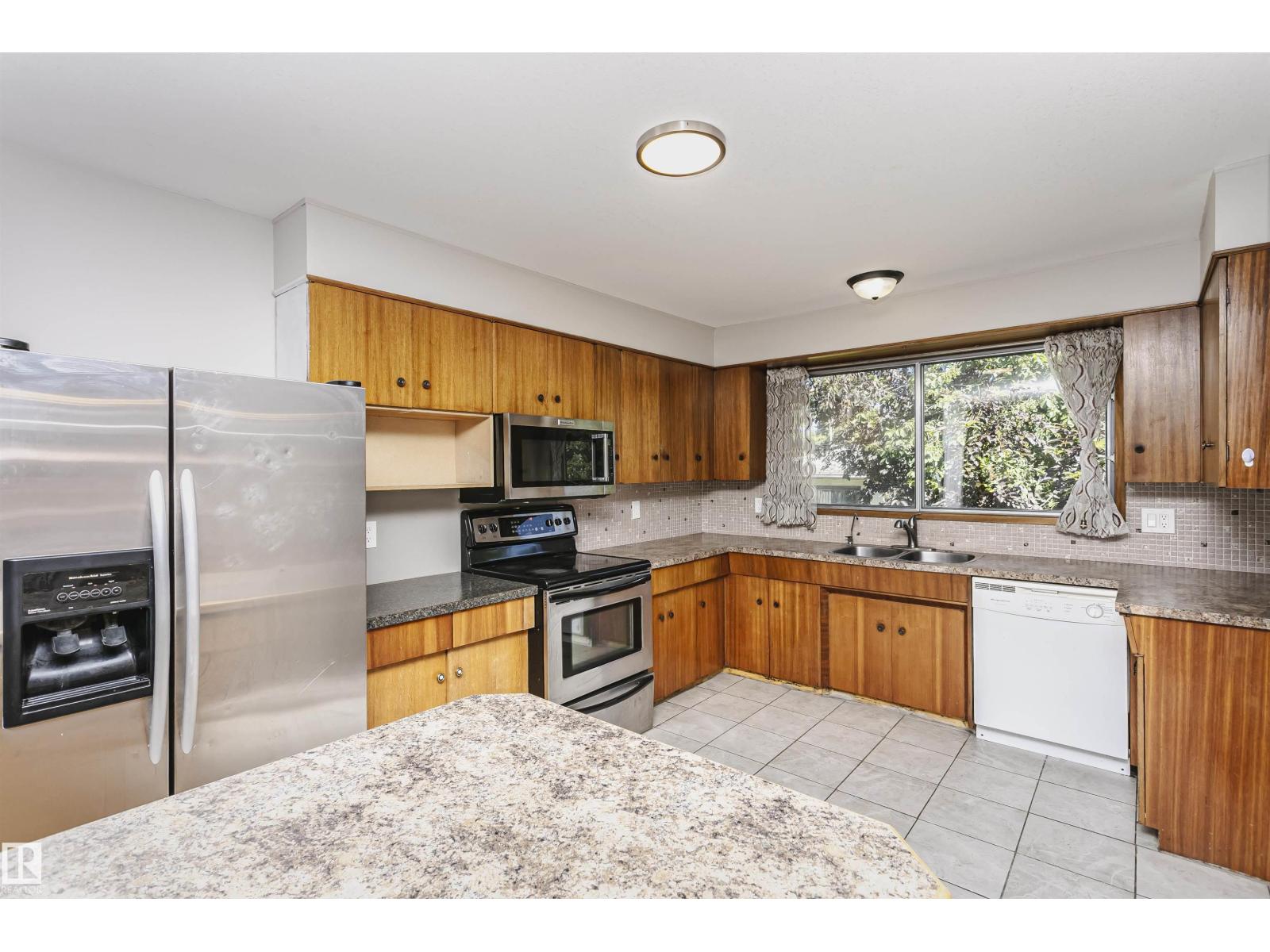 11440 44a Av Nw Property Photo 13