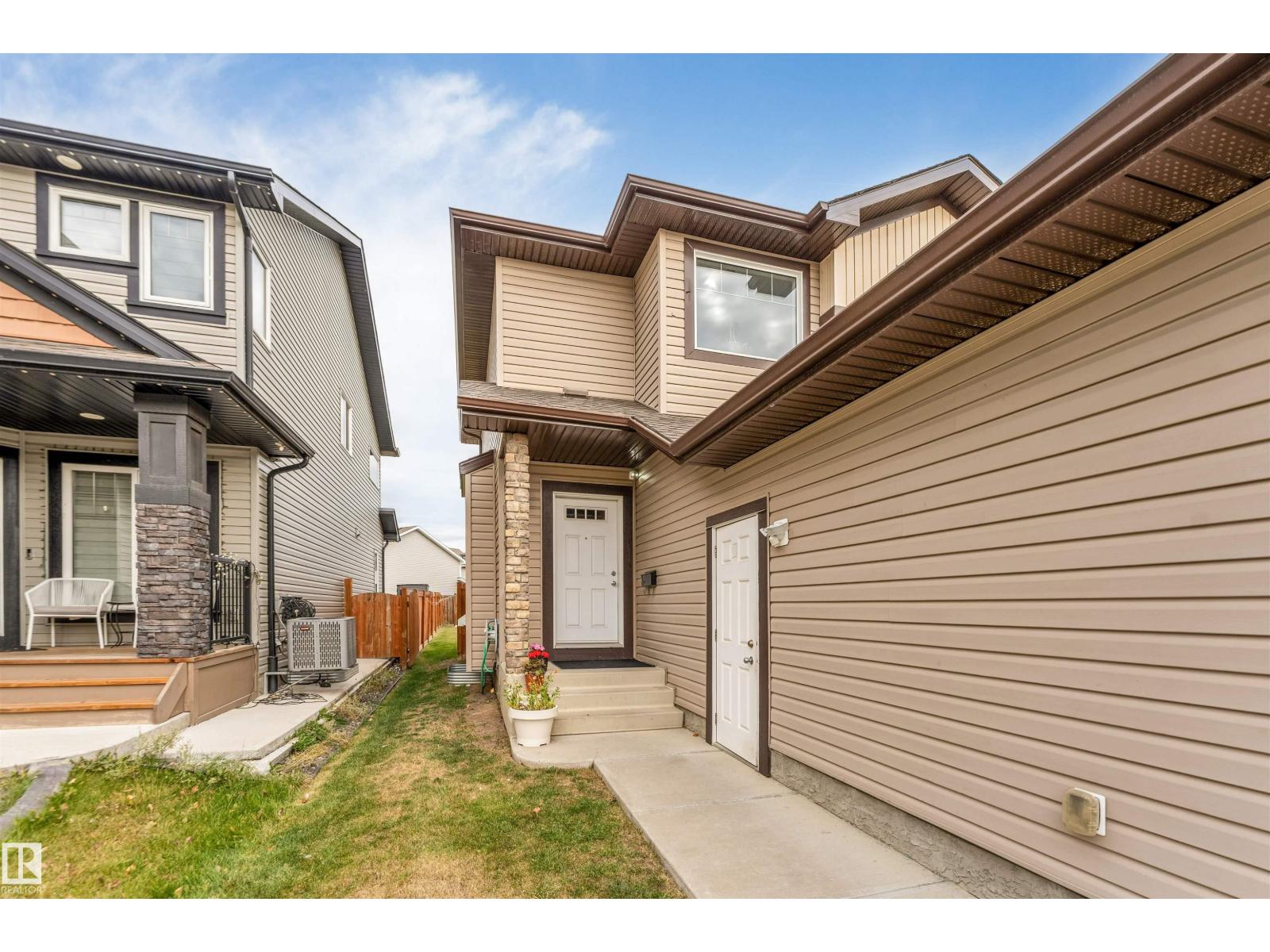 3304 13 Av Nw Property Photo 3