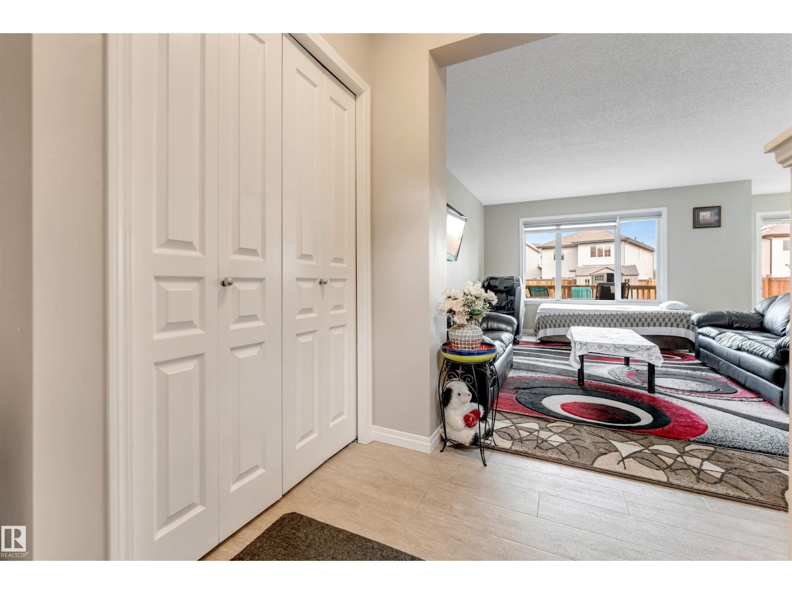 3304 13 Av Nw Property Photo 14