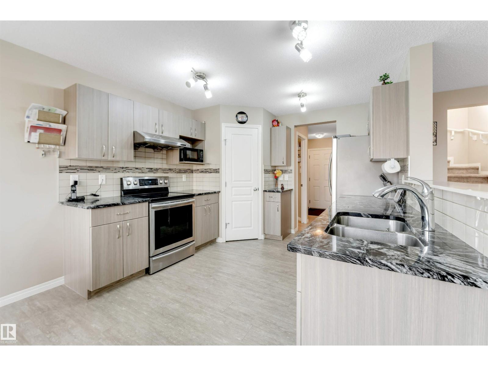 3304 13 Av Nw Property Photo 20