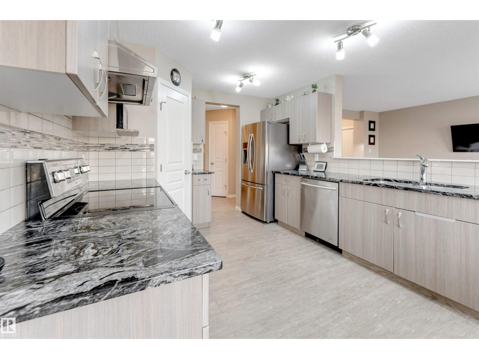 3304 13 Av Nw Property Photo 21