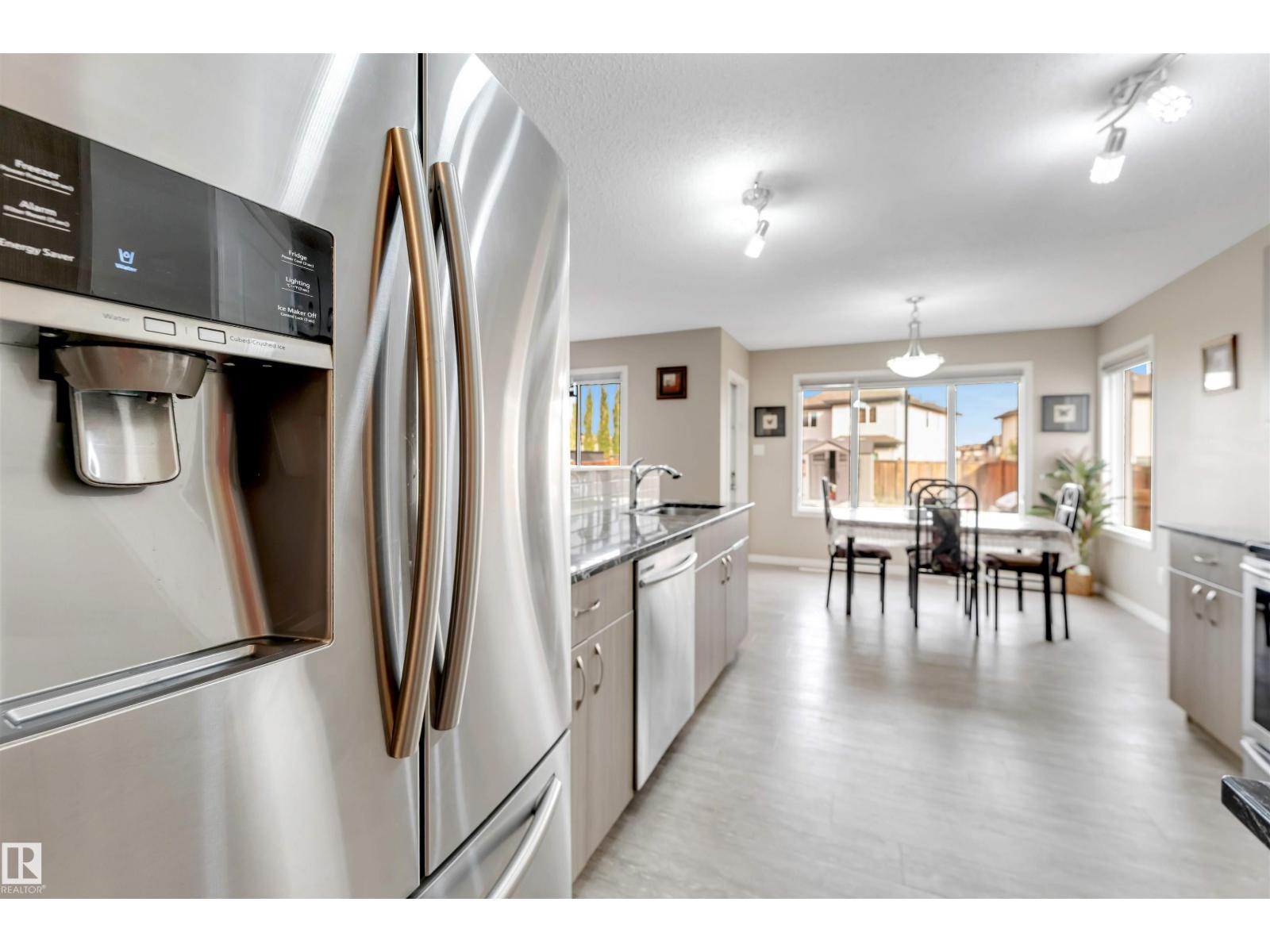 3304 13 Av Nw Property Photo 22