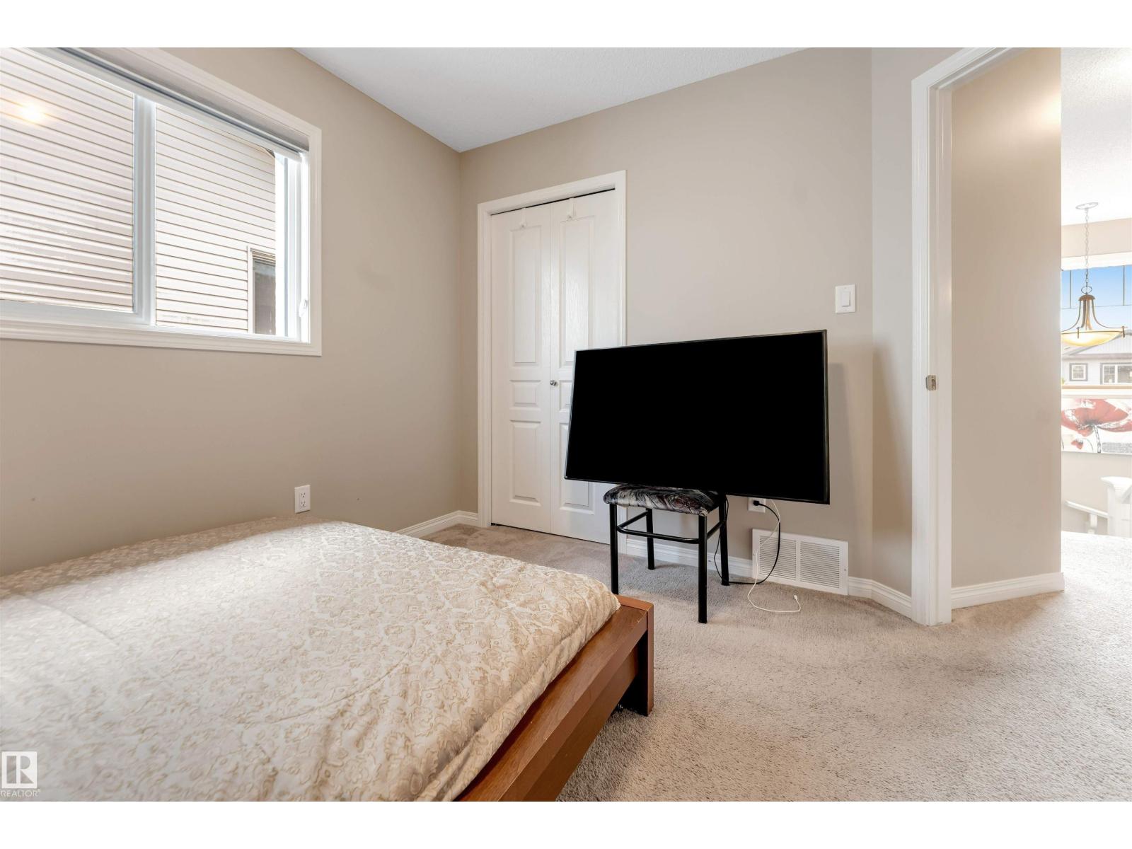 3304 13 Av Nw Property Photo 26